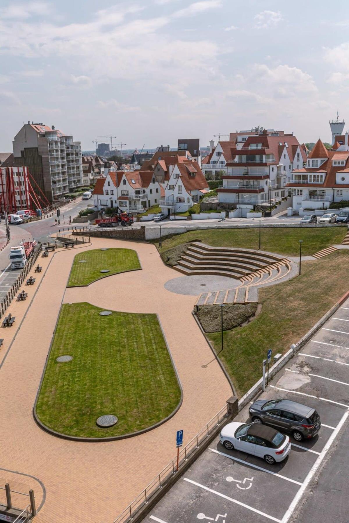 Apartamento Stunning Studio With Sea-View And Terrace Knokke-Heist Exterior foto